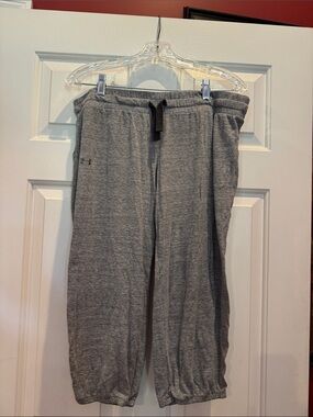 Under Armour Heather Gray Cropped Sweatpants